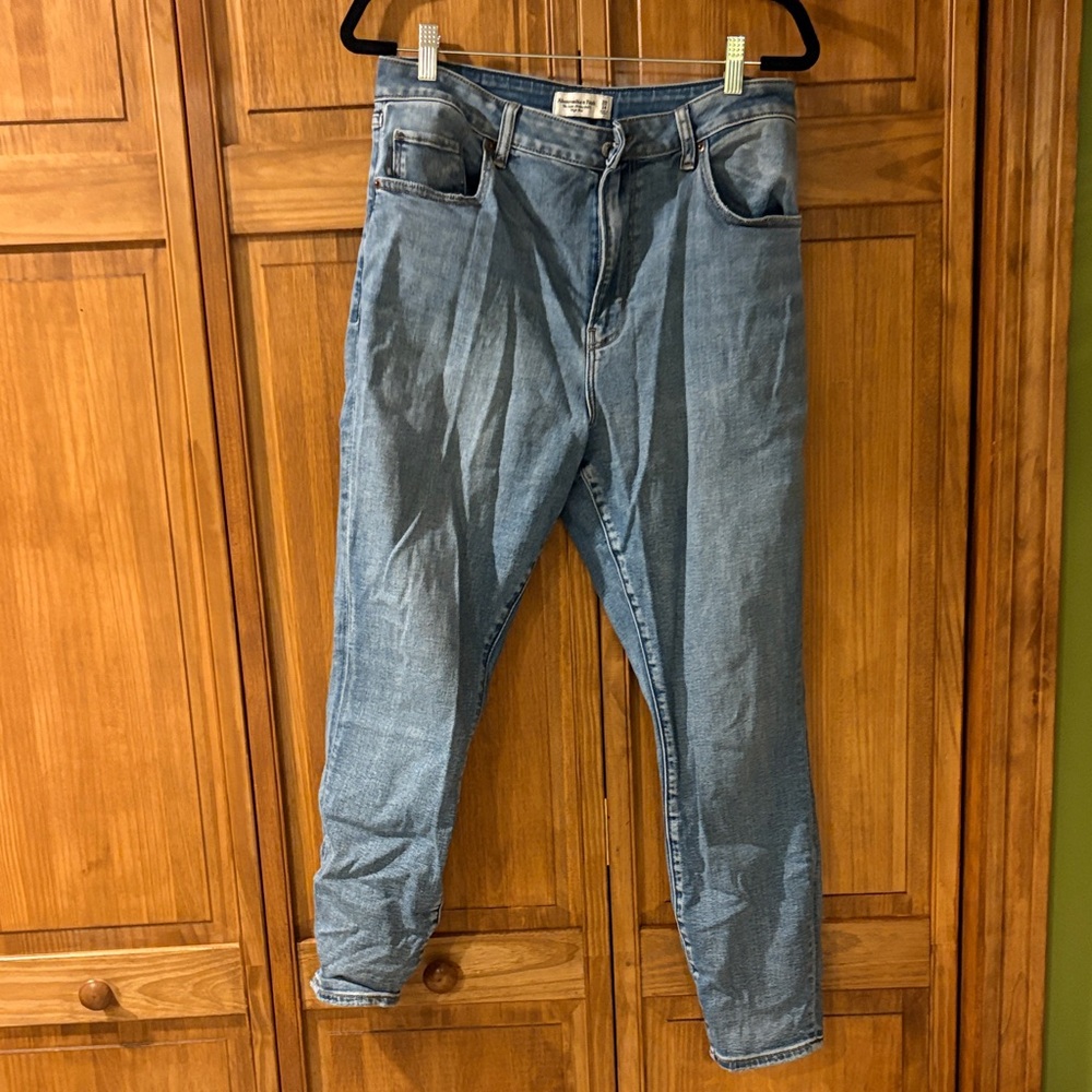 Abercrombie & Fitch Light Blue High Rise Jeans The Super Skinny Ankle size 32/14